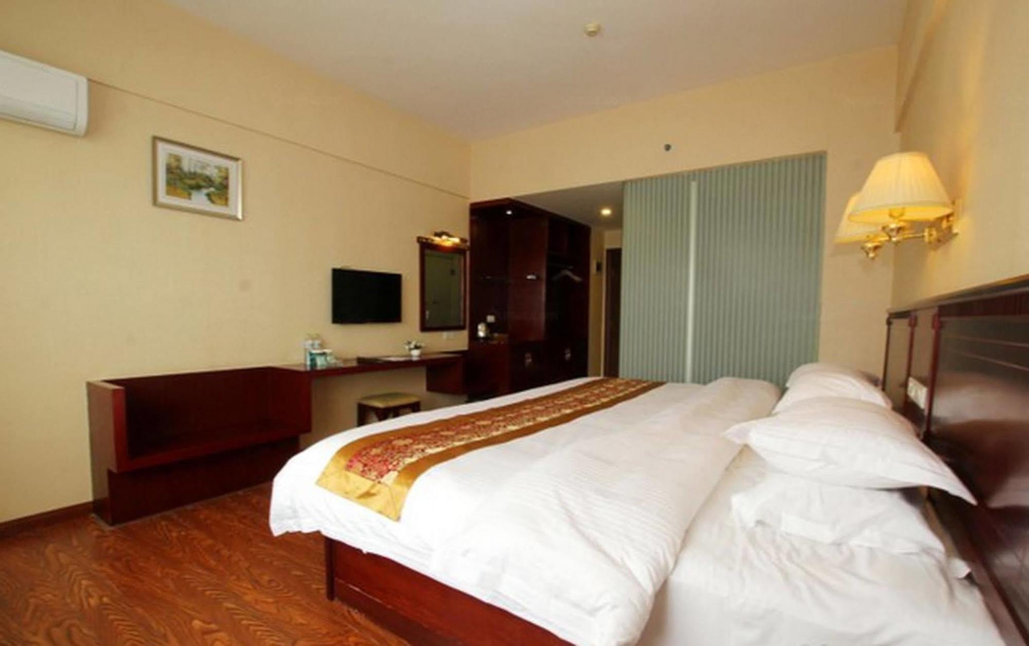 Greentree Inn Guangxi Guilin Lingui Jinshan Square Jinshui Road Express Hotel Dış mekan fotoğraf
